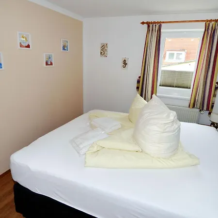 Lauritz-massmann-str 26, Etage1, Whg 1 *